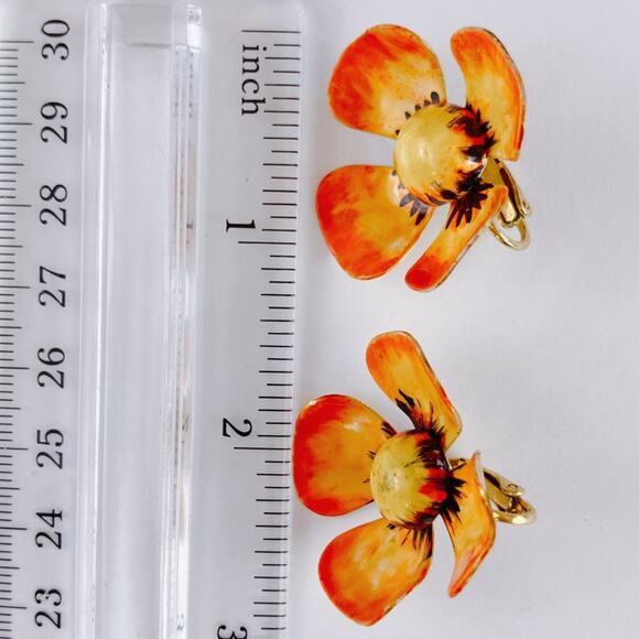 VTG 1950s Hand Painted Enamel Flower Clip On Earrings Mid Century Jewelry Summer - Picture 9 of 12